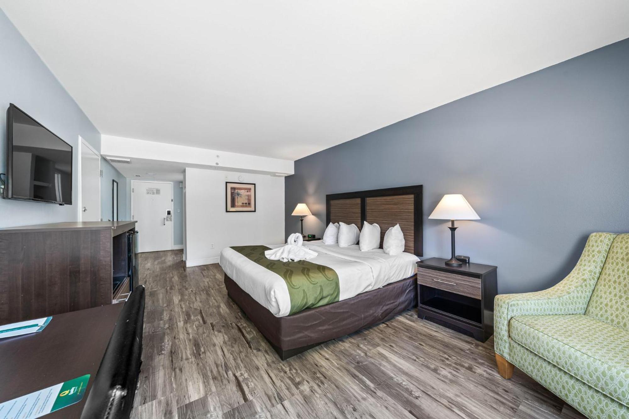 Quality Inn & Suites Near Fairgrounds & Ybor City Tampa Bagian luar foto